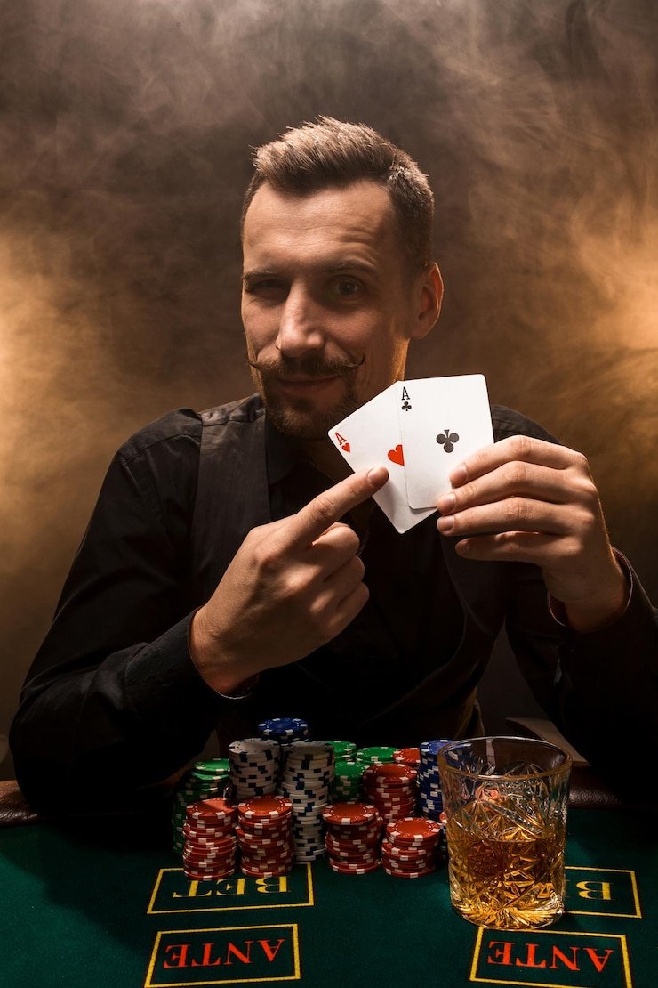 Pengguna mobile memeriksa akun dana